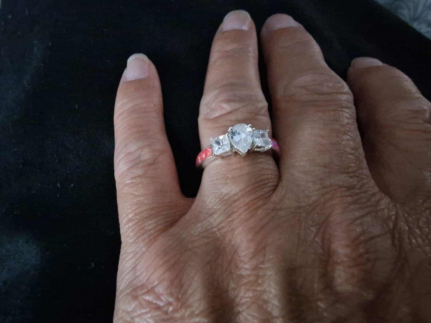 Customer photo review of Princess Cassandra Ring, suitable for 2 sets of ashes.