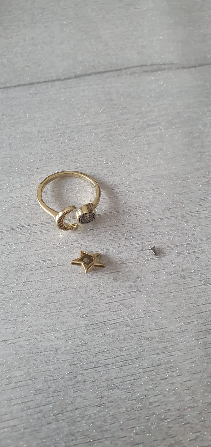 Customer photo review of Bague d'Anxiété Ajustable Stella