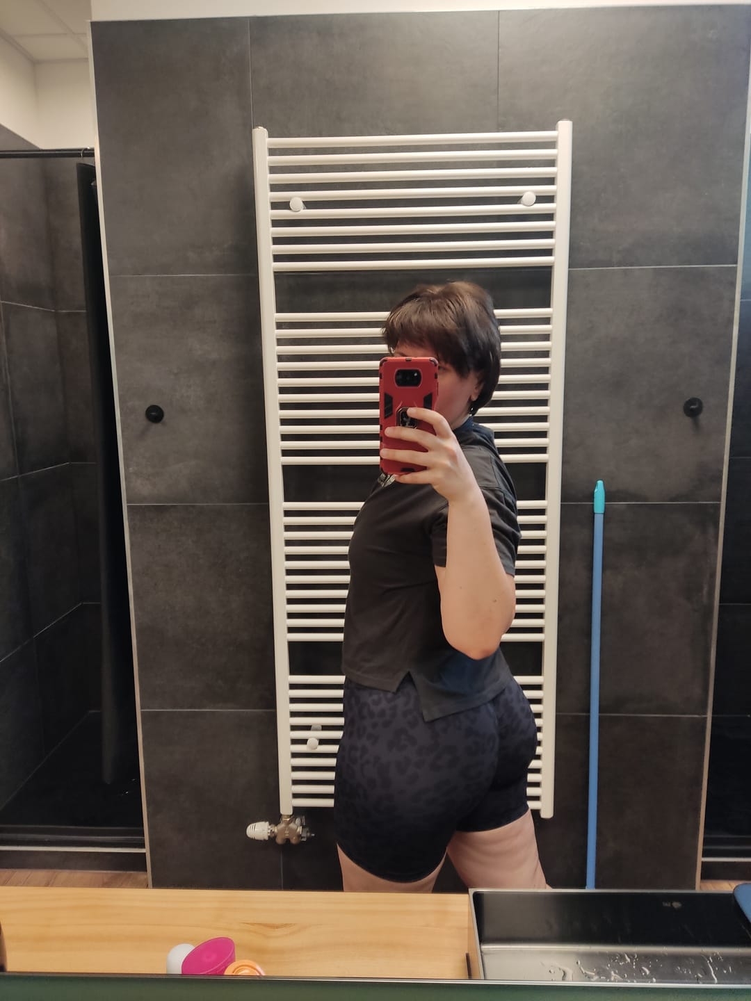 Customer photo review of MOTION SEAMLESS LEO SHORTS V2