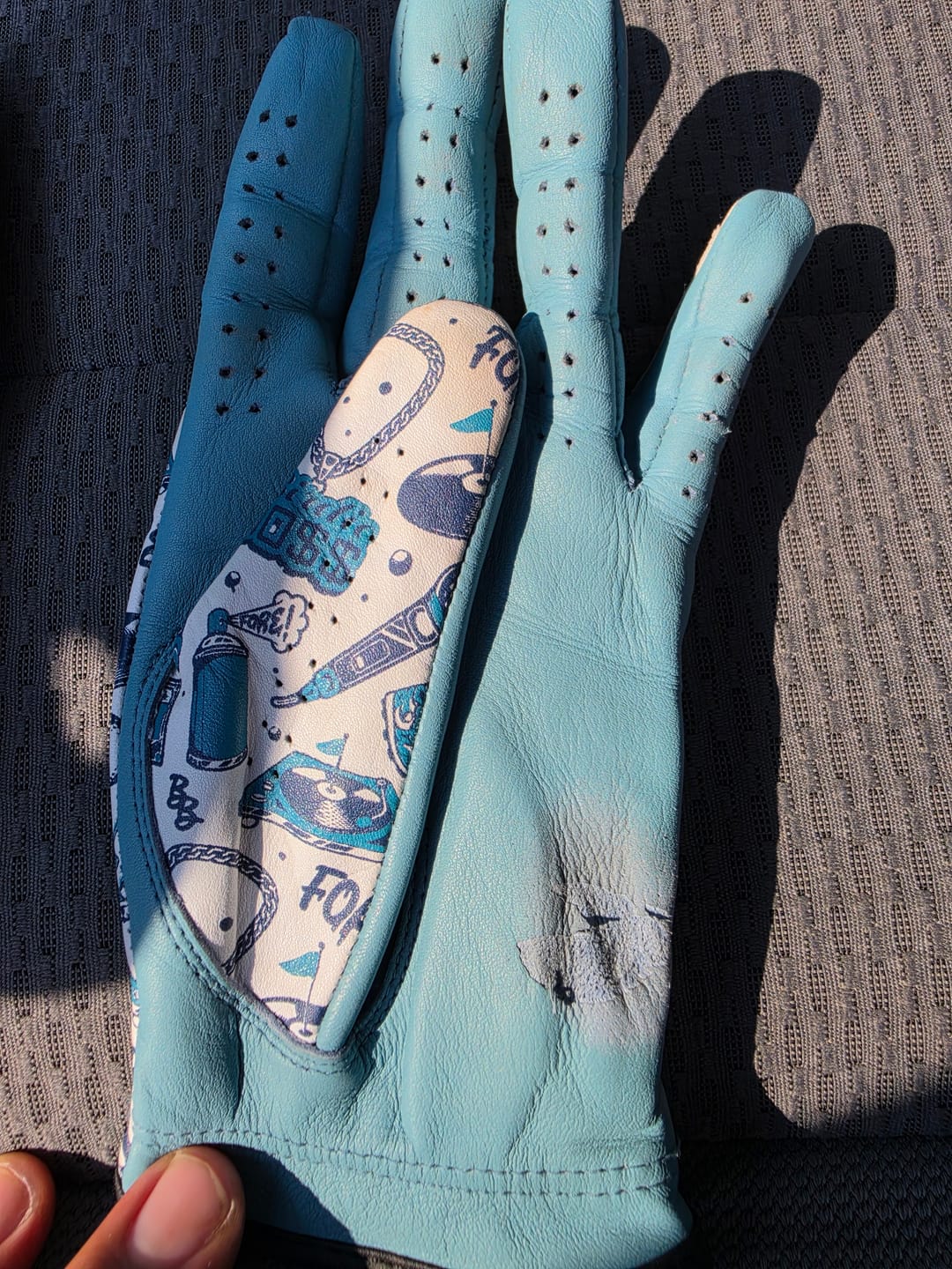 Customer photo review of Straight Outta Bounds Glove Blue