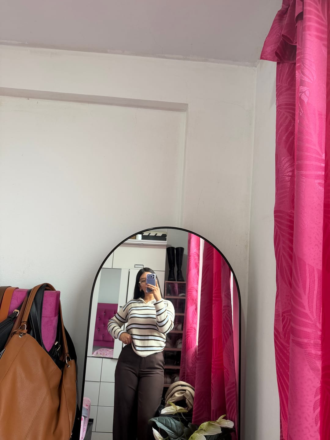 Customer photo review of PANTALON SEMI PALAZZO CON BOLSILLOS LATERALES MARRON - DHALIA