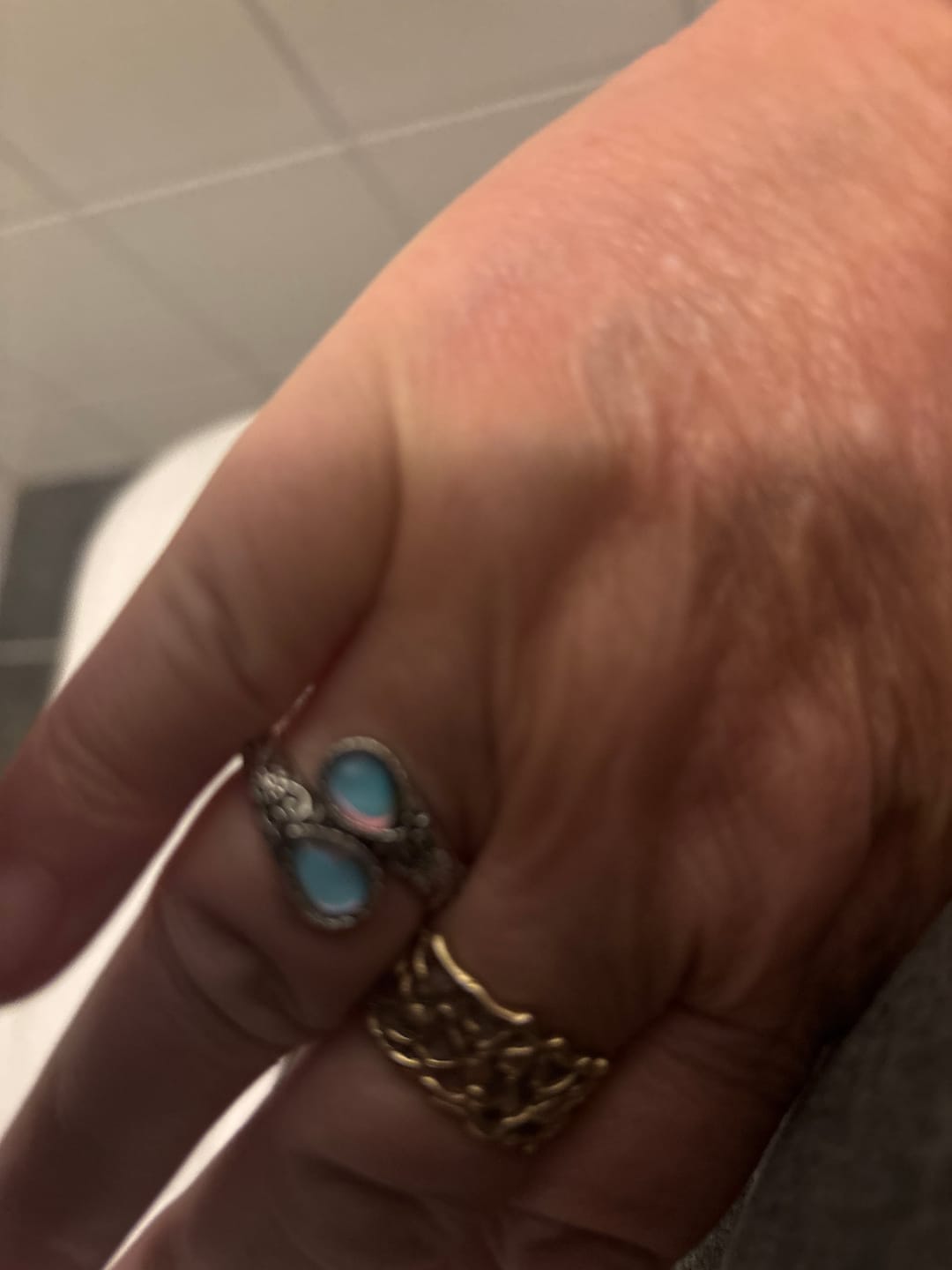 Customer photo review of 🔥Last Day 50% OFF🌙Moonstone Bloom Ring | Vintage Style • Adjustable Fit • Timeless Elegance