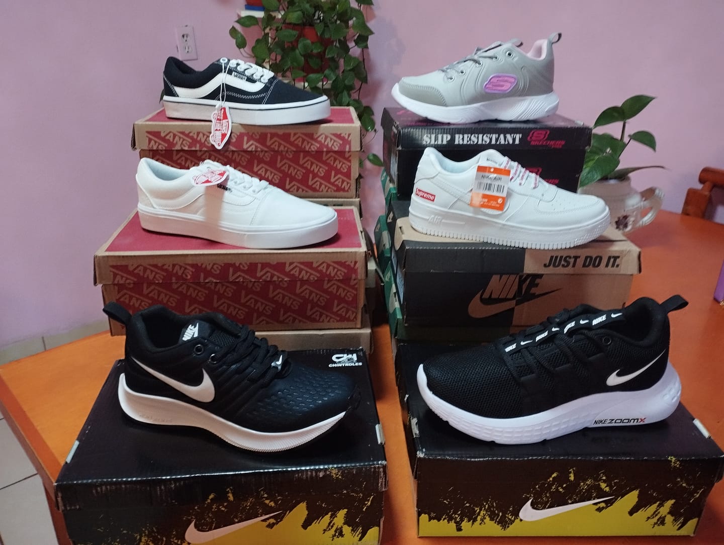 Customer photo review of Tenis Zoom Negro Blanco