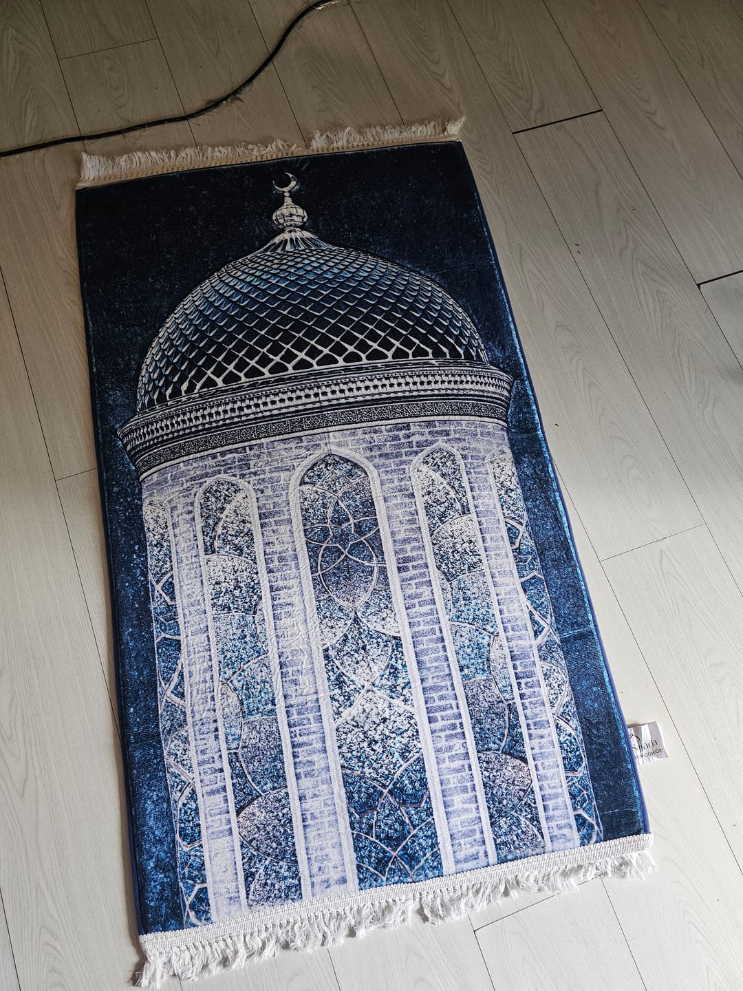 Customer photo review of Crystal Dome  Padded Prayer Mat
