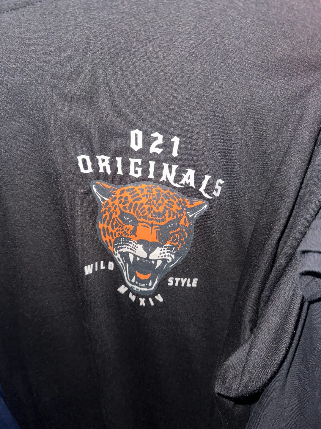 Customer photo review of WILD STYLE DROP-CUT T-SHIRT - BLACK
