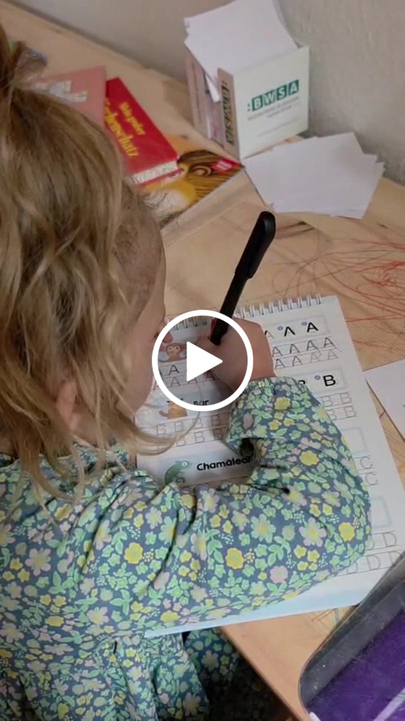 Customer video review of Edubini Magische Übungshefte® (Geschenk-Starterset)