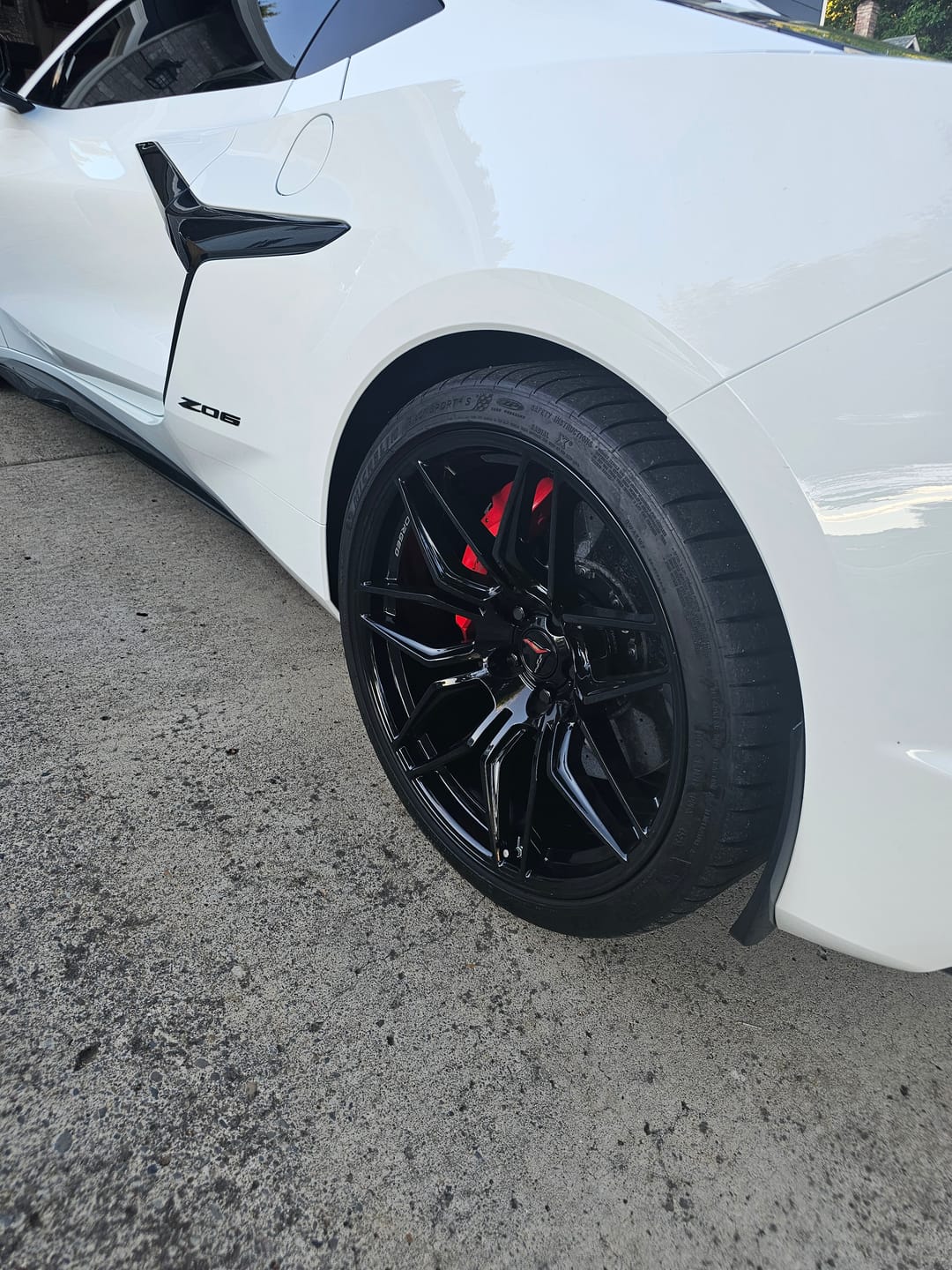 Customer photo review of Chevrolet Corvette C8 Z06 / E-Ray XL Extended Rear Splash Guard