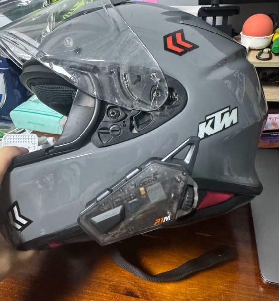 Customer photo review of LOBOO R1M Motorcycle Intercom Helmet Headset – 24-Rider Bluetooth Mesh, 60H, IP67