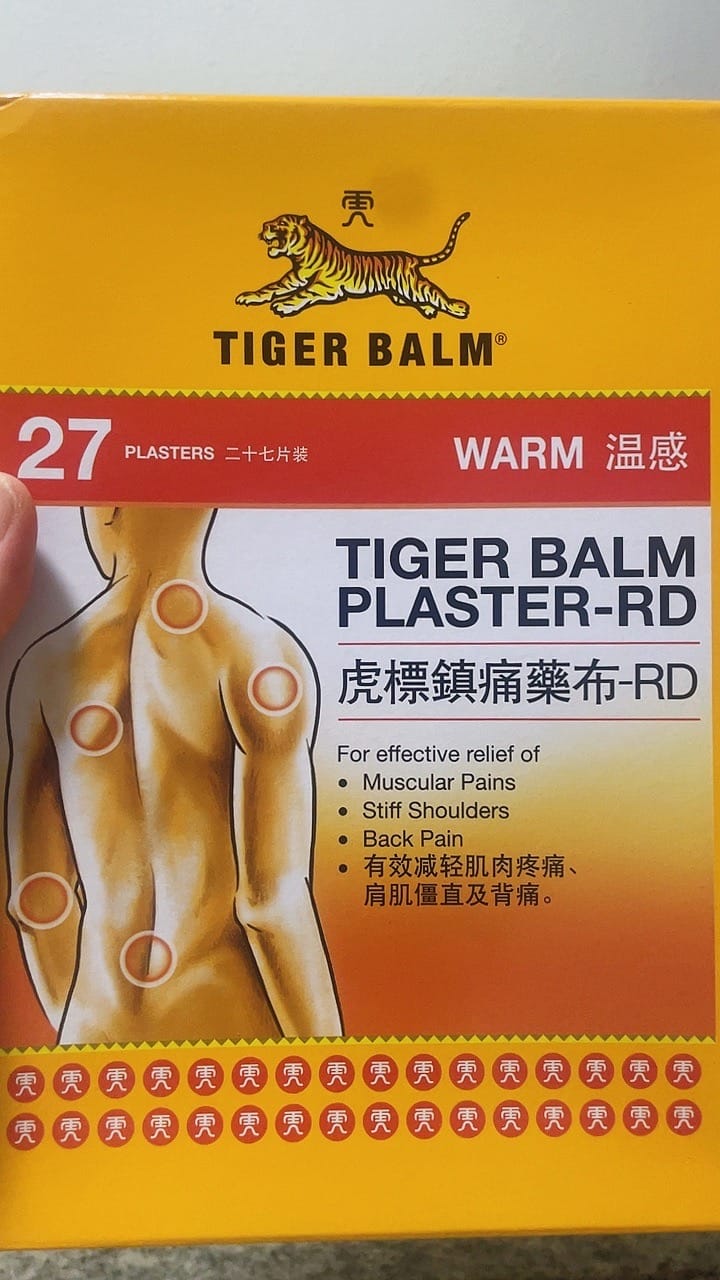 Customer photo review of Tiger Balm Plaster Cool/Warm 27pcs (L size: 10cm x 14cm)