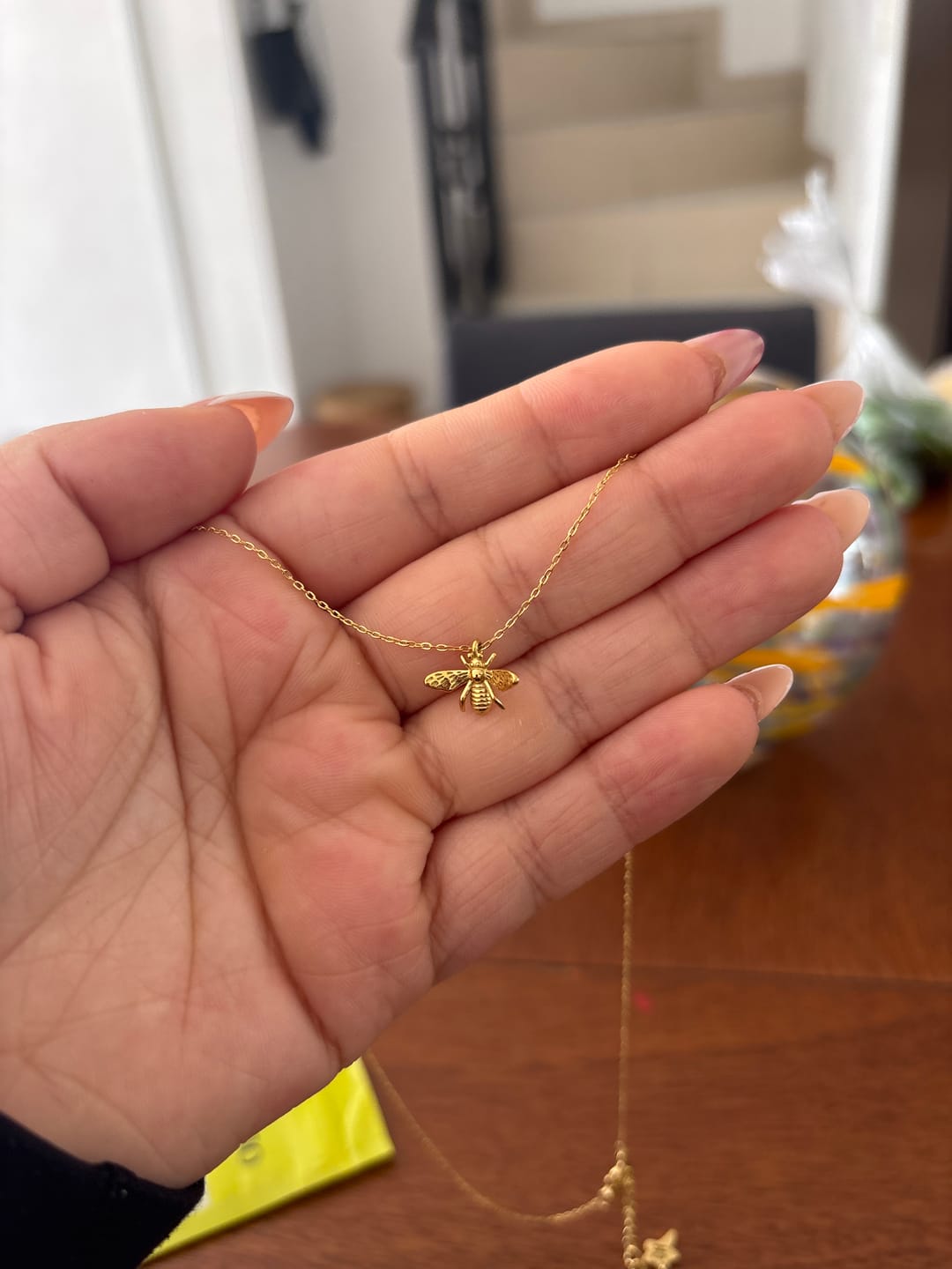 Customer photo review of Collar Queen Bee