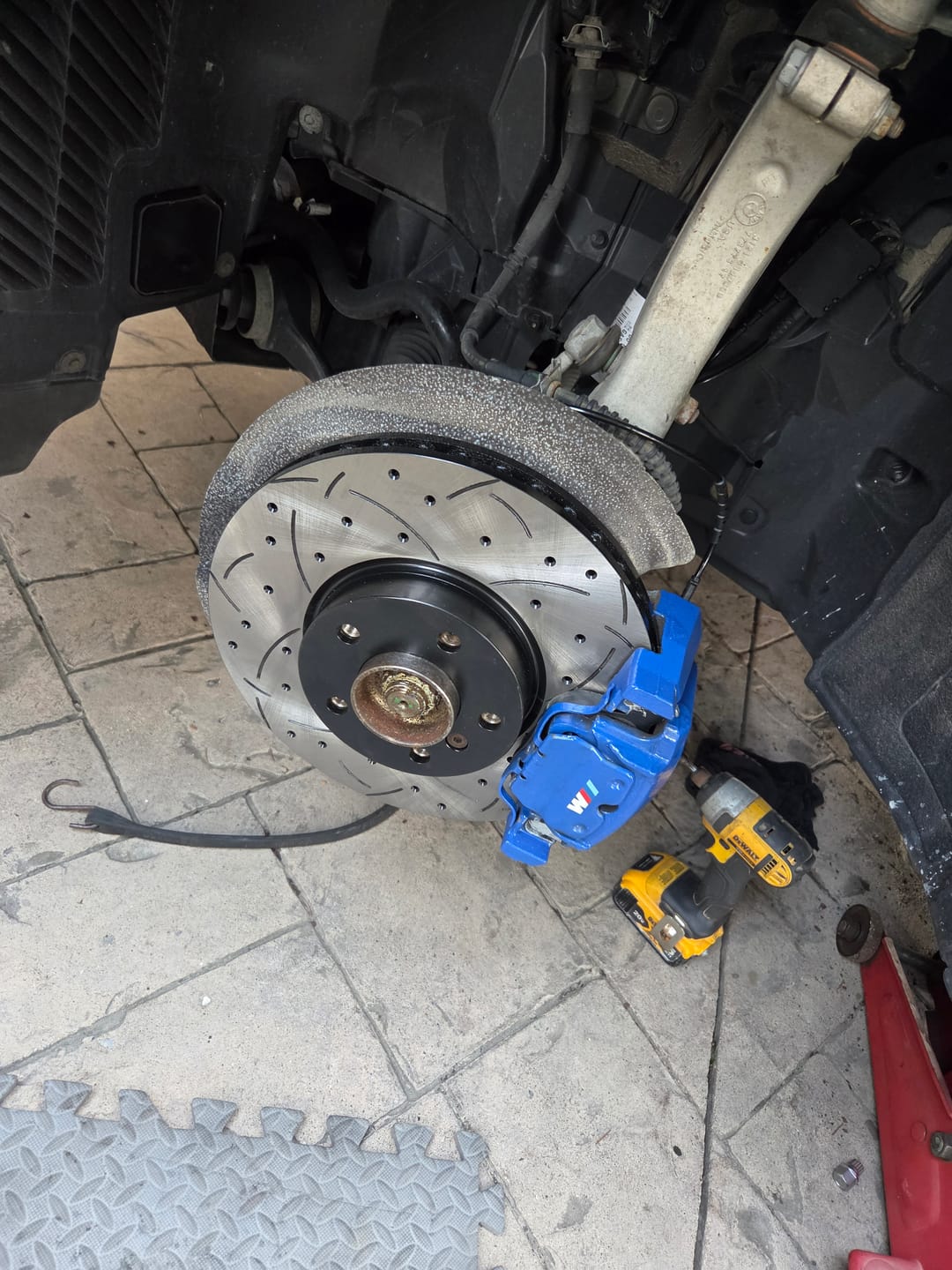 Customer photo review of Front Coated Drilled Slotted Disc Brake Rotors And Ceramic Pads Kit For BMW X5 X6 KDC-100018