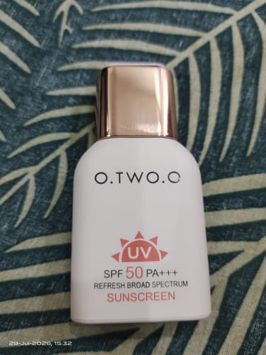 Customer photo review of O.TWO.O HAUTE REFRESH BROAD SPECTRUM SUNSCREEN