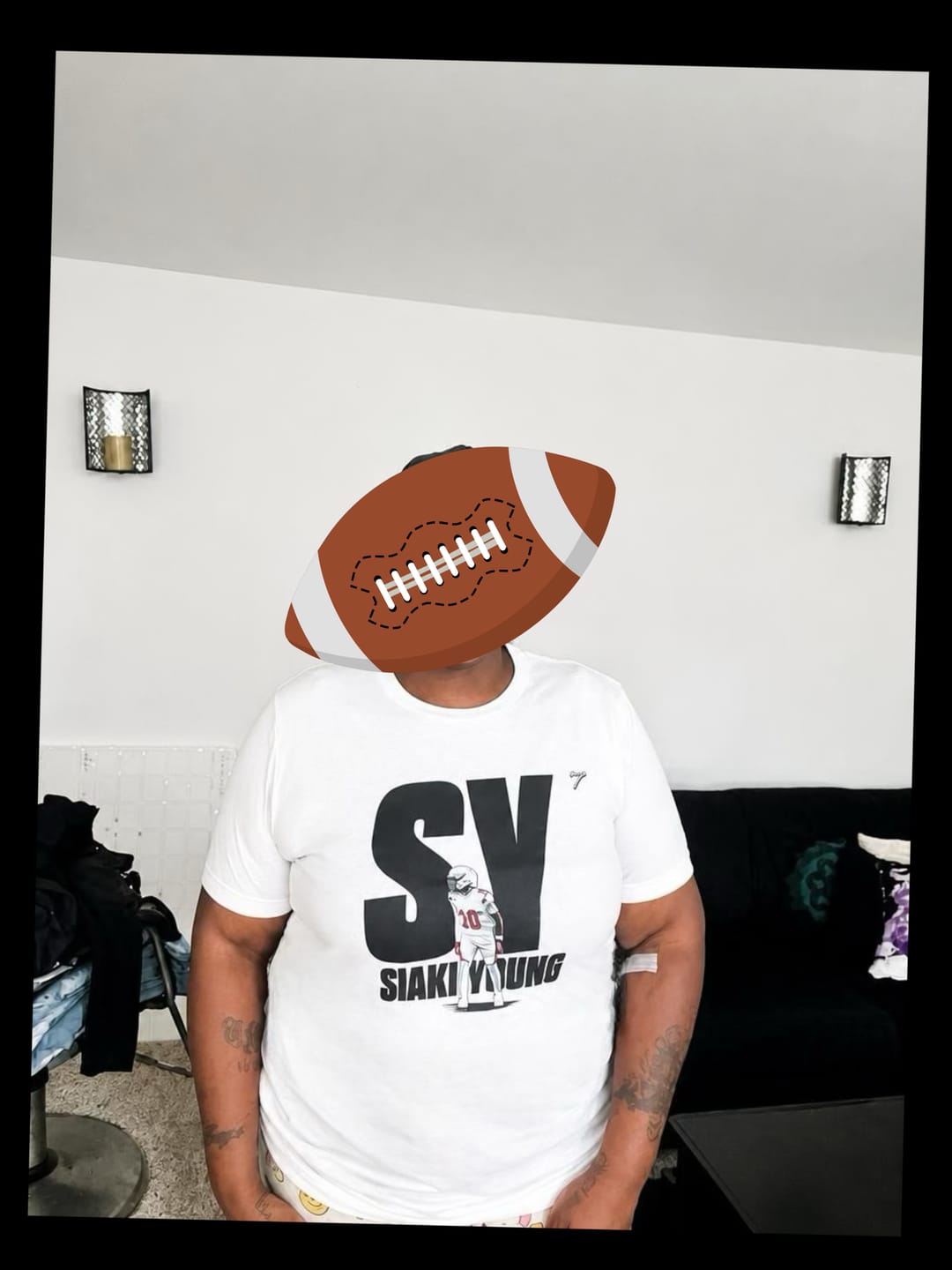 Customer photo review of Siaki Young Graphic Tee