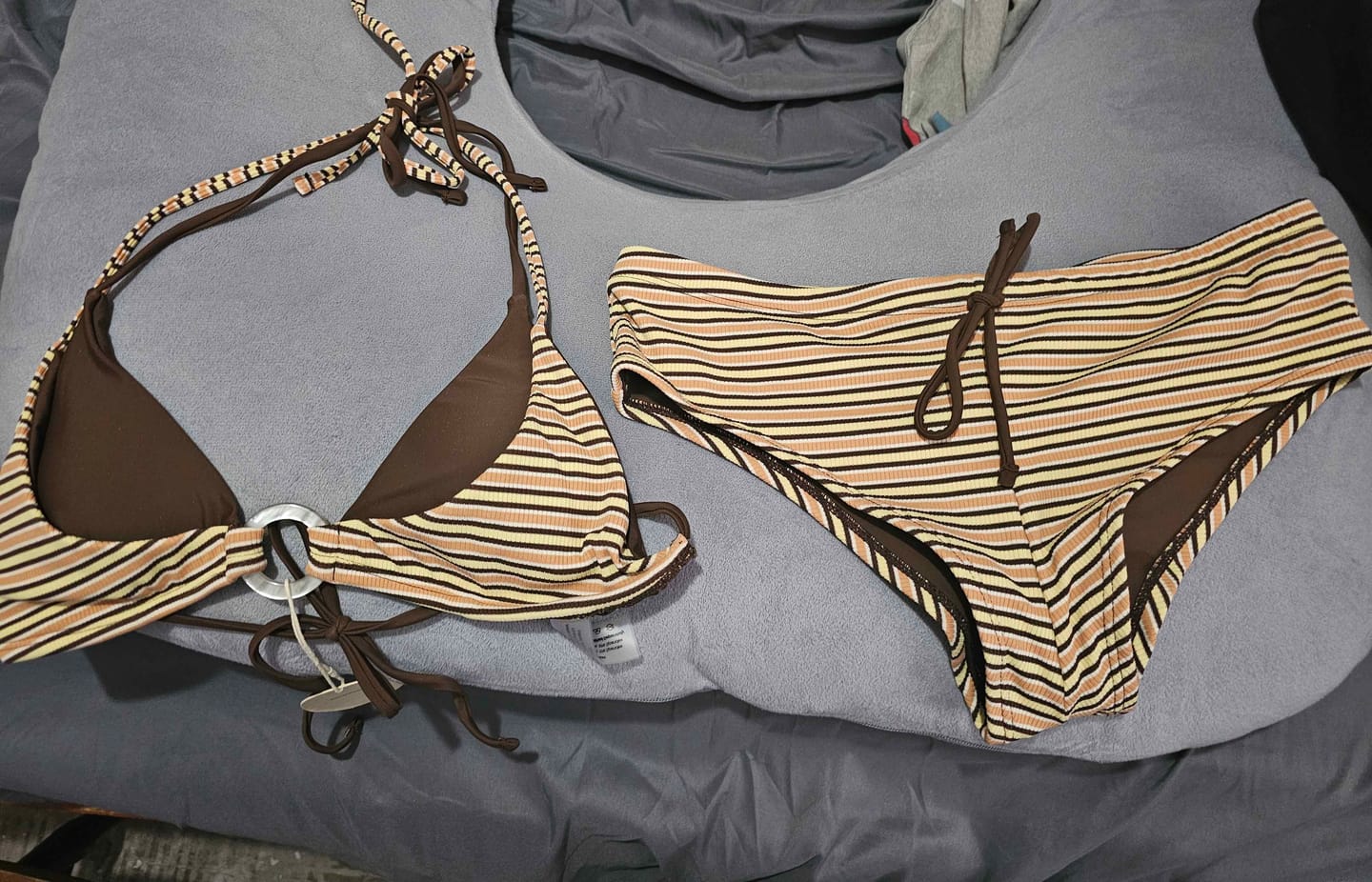 Customer photo review of Yellow Ribbed Striped O Ring Double Layer Top & Cheeky Boyshorts Bikini Set
