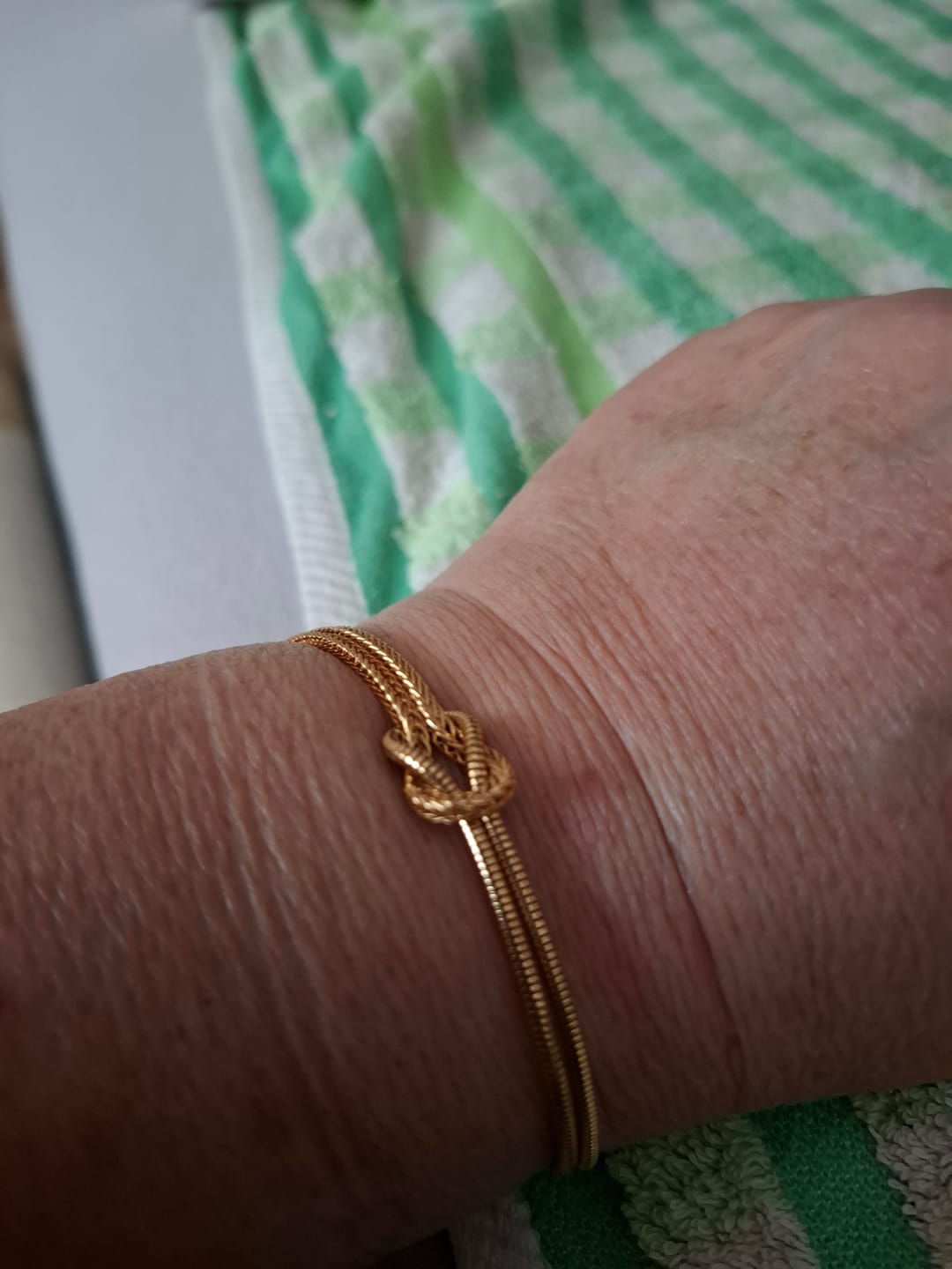 Customer photo review of Ewigkeitsknoten Armband