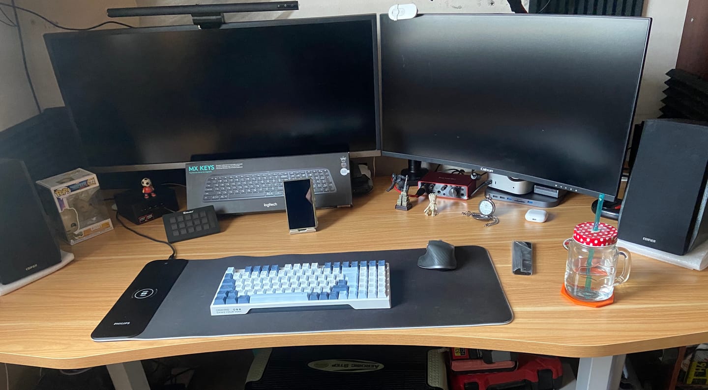 Customer photo review of Cubierta Standing Desk
