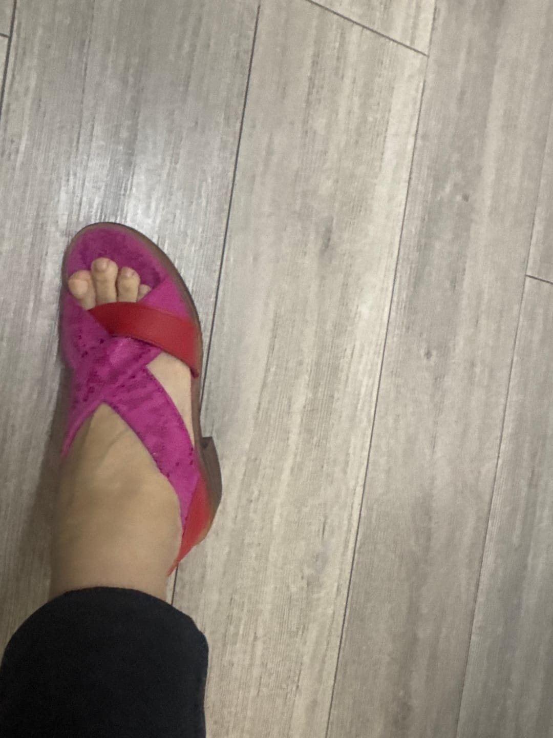 Customer photo review of Sandalia Mujer / Tortolita Rojo Fucsia