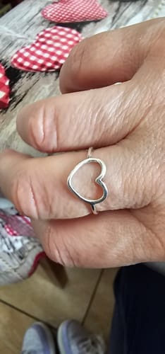 Customer photo review of Anillo Minimalist Heart
