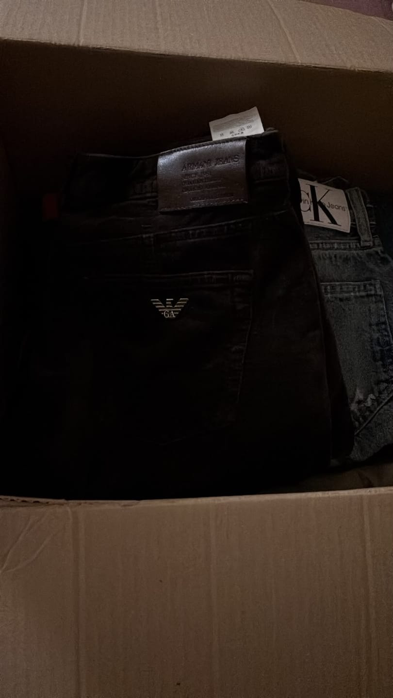 Customer photo review of Fiore Vintage & Secondhand - Box 10 jeans Firmati Grado A