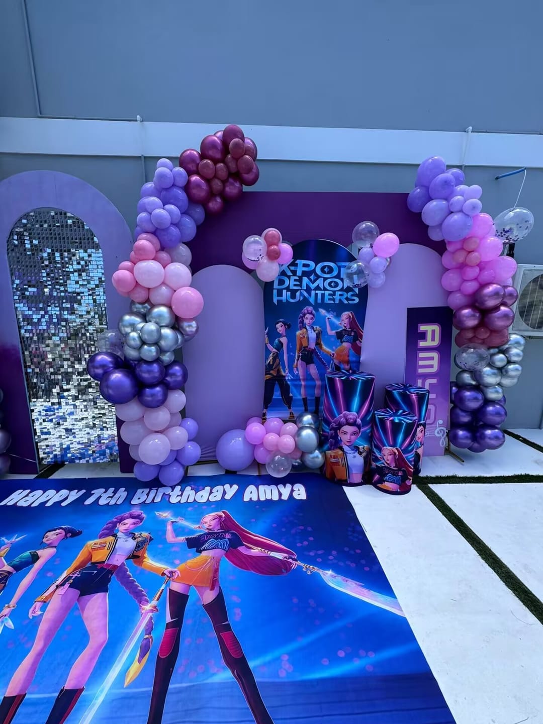 Customer photo review of Custom Kpop Demon Hunters Photo Backdrop Cover Arch Double Side Elastic Covers