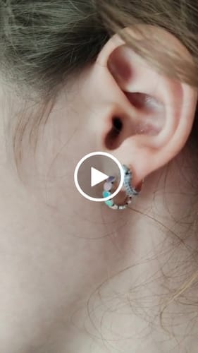 Customer photo review of Pendientes Colorful Love