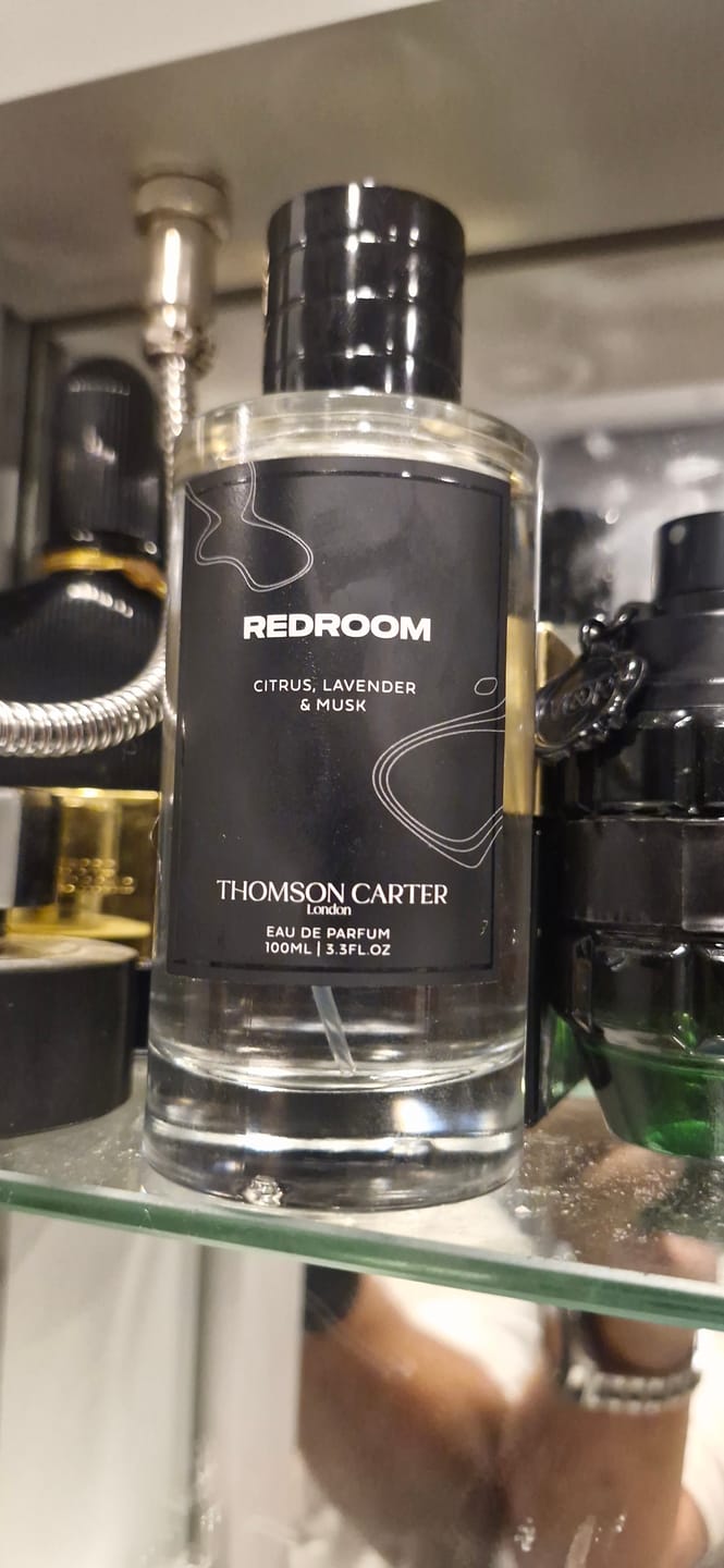 Customer photo review of Redroom | Eau de Parfum