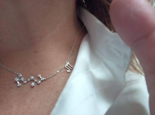 Customer photo review of Collar Constelaciones del Zodiaco