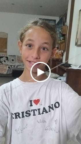 Customer photo review of Collar Letra Amor
