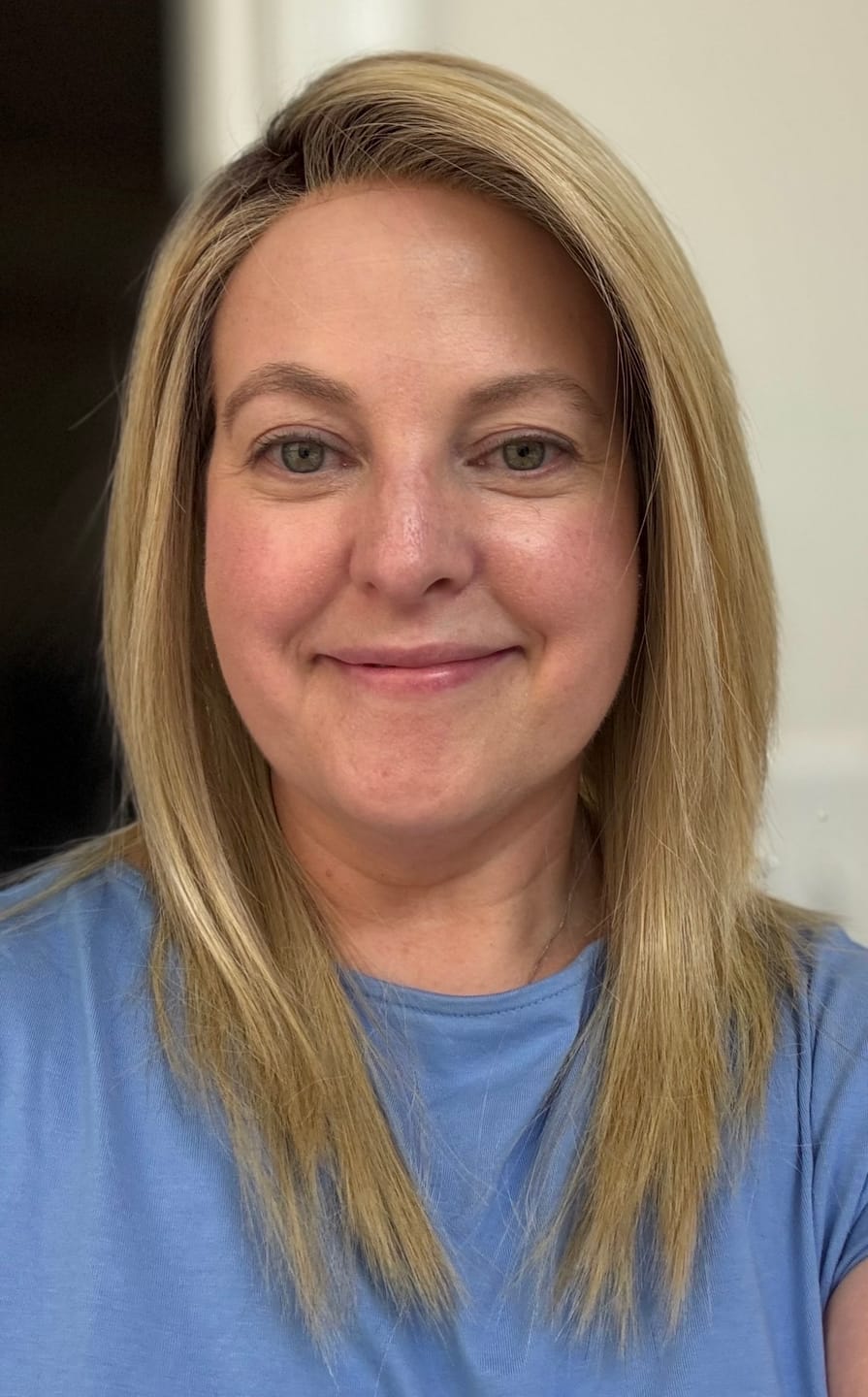 Customer photo review of RUNWAY WALK - Buttercream Blonde