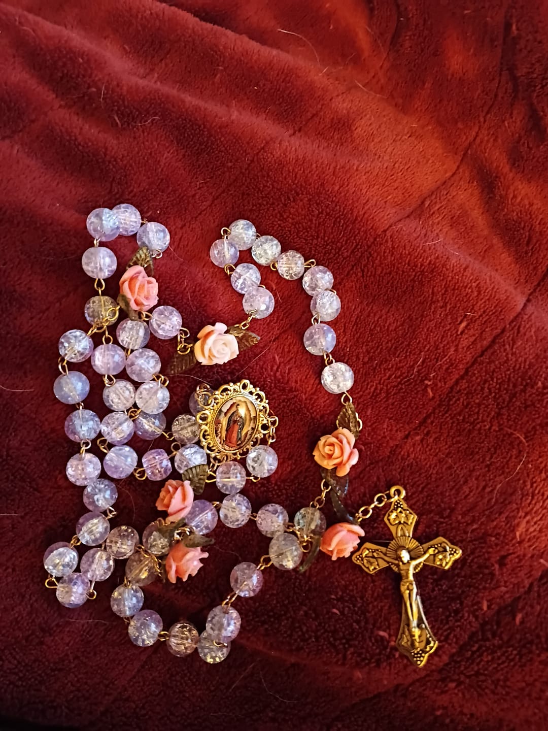 Customer photo review of Christianartworkshop Virgin Mary with Rose-Accented Rosary: Timeless Faith & Floral Faith Symbol