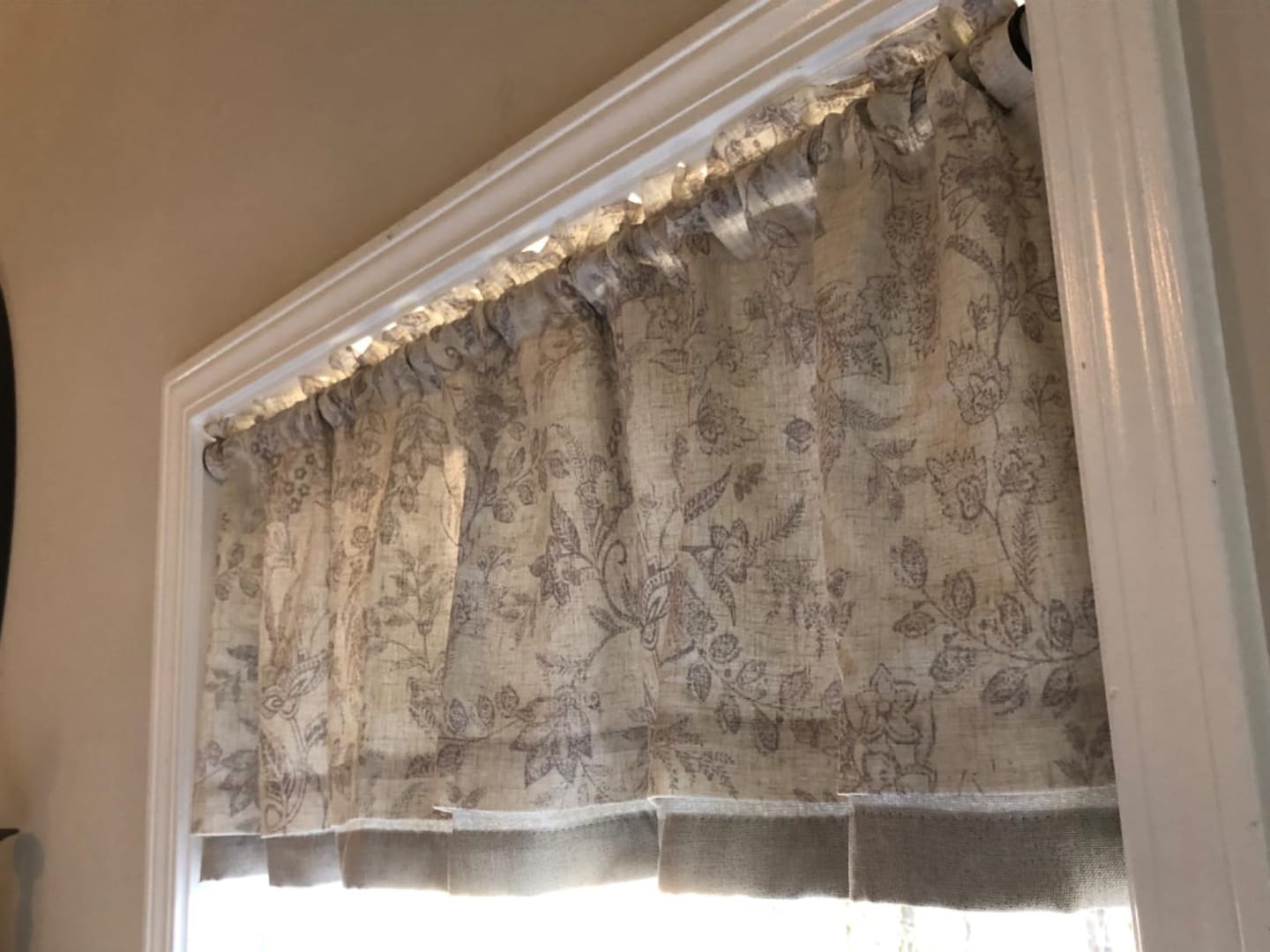 Customer photo review of Vintage Botanical Scroll Double-Layer Valance