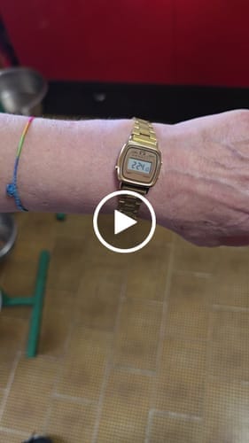Customer photo review of Reloj Vintage Mini ~ GoldPassion