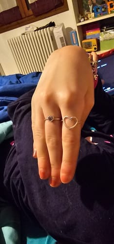 Customer photo review of Anillo Minimalist Heart