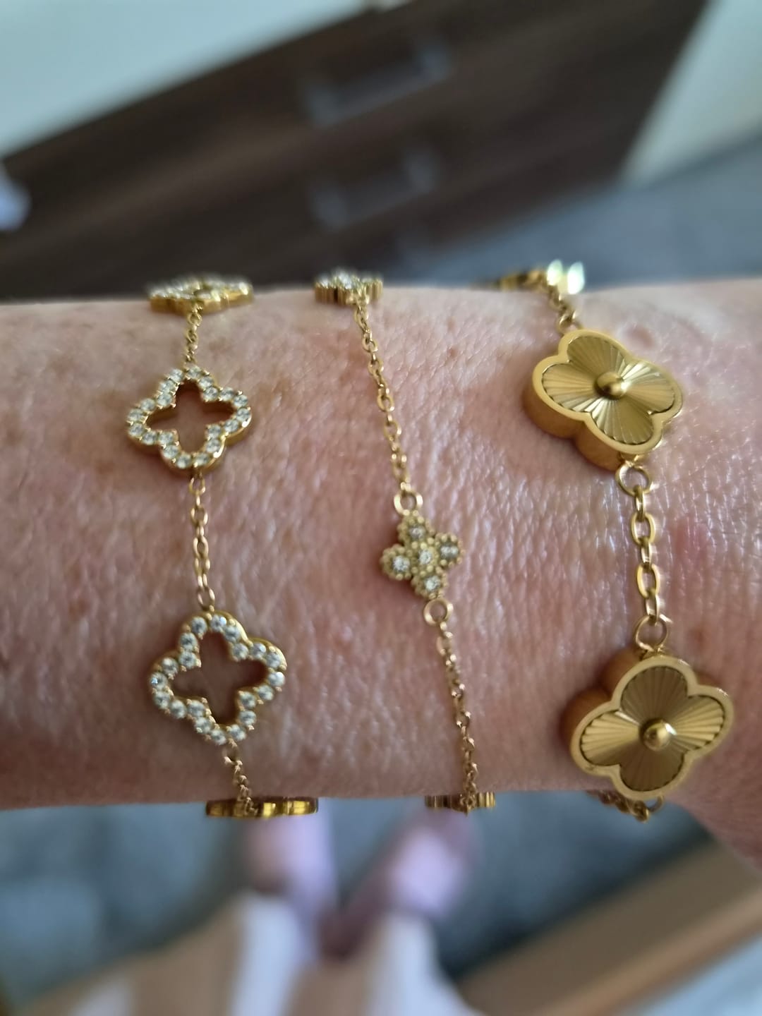 Customer photo review of Pave Flower Armband 14K Vergoldet