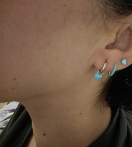 Customer photo review of Pendientes Aros Corazón