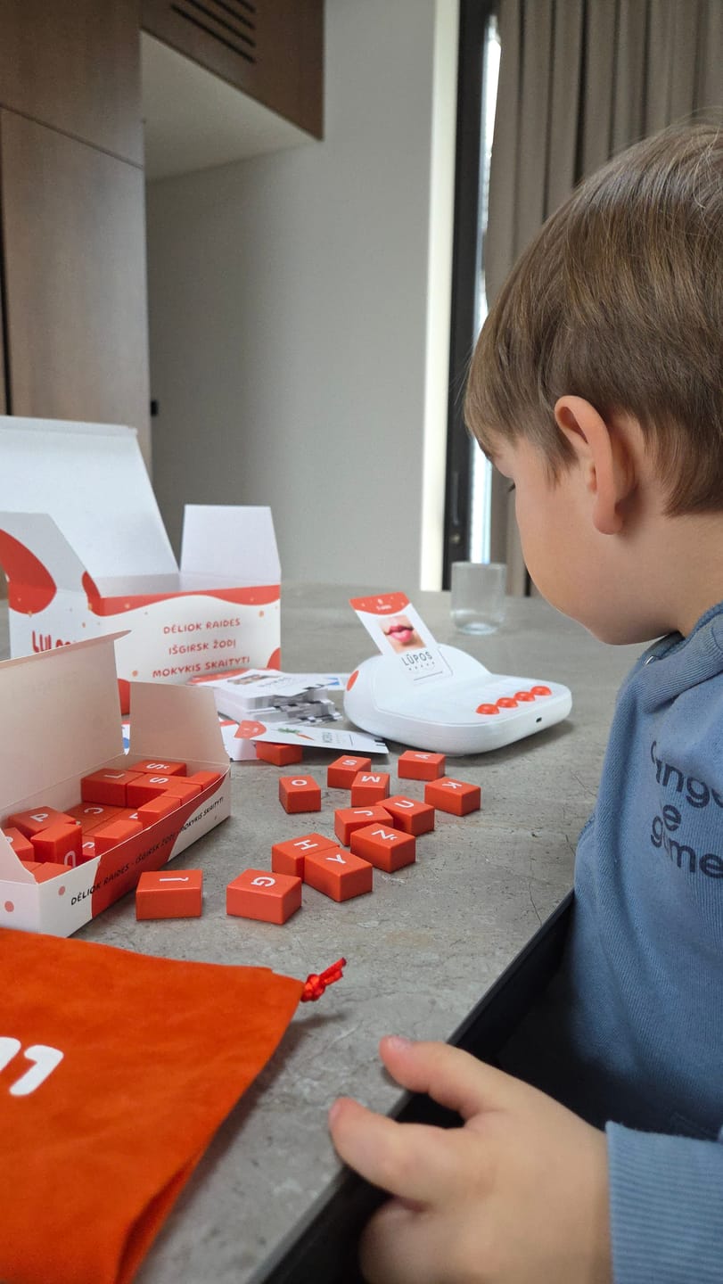 Customer photo review of Luloo skaitymo dėlionė - lietuviškai įgarsintos skaitymo kortelės