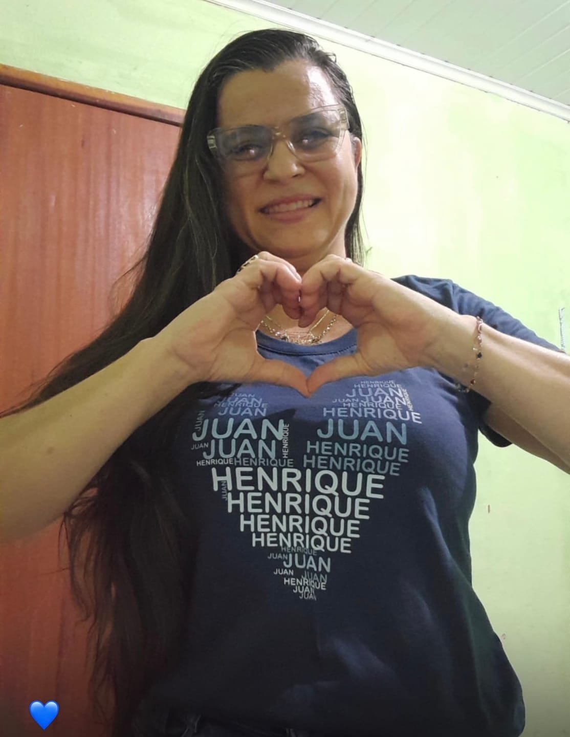 Customer photo review of Camiseta Personalizada CORAÇÃO DE PALAVRAS - Algodão 100%