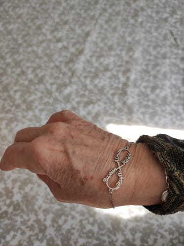 Customer photo review of Pulsera Infinito - Personalizado