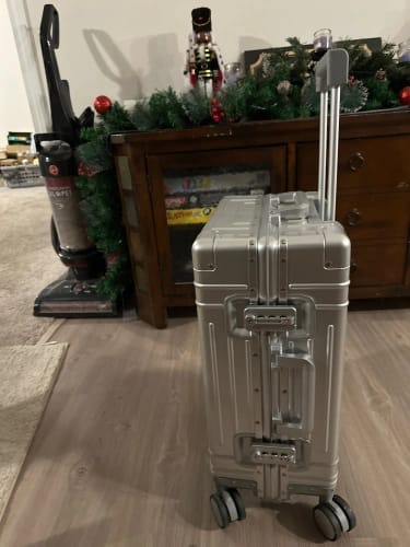 Customer photo review of MOVINGSOME® - ALUMINIUM SUITCASE