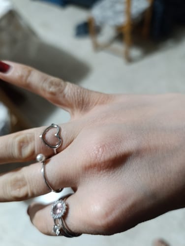Customer photo review of Anillo Minimalist Heart