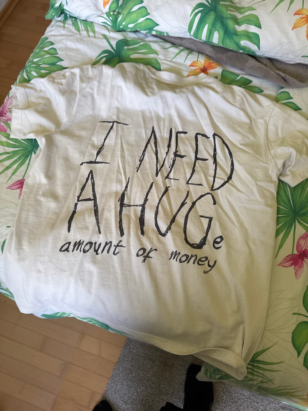 Customer photo review of MYSTERY Premium Shirt - random design