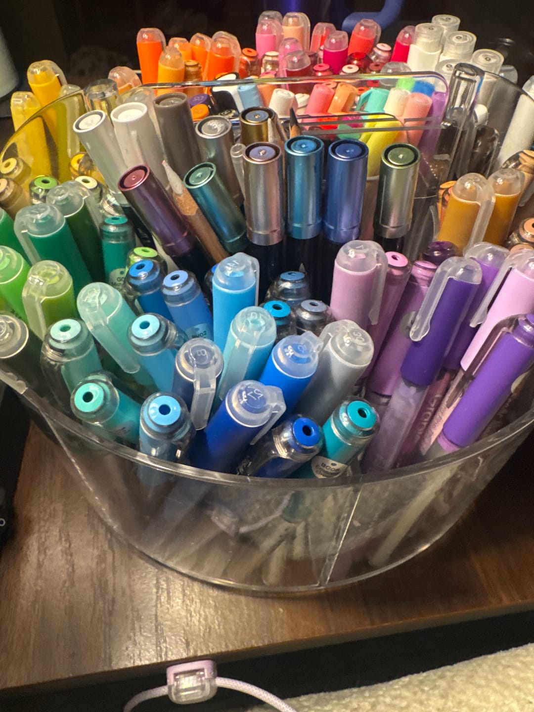 Customer photo review of Ohuhu 360° Rotating Clear Acrylic Marker Organizer