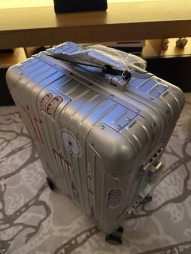 Customer photo review of MOVINGSOME® - ALUMINIUM SUITCASE