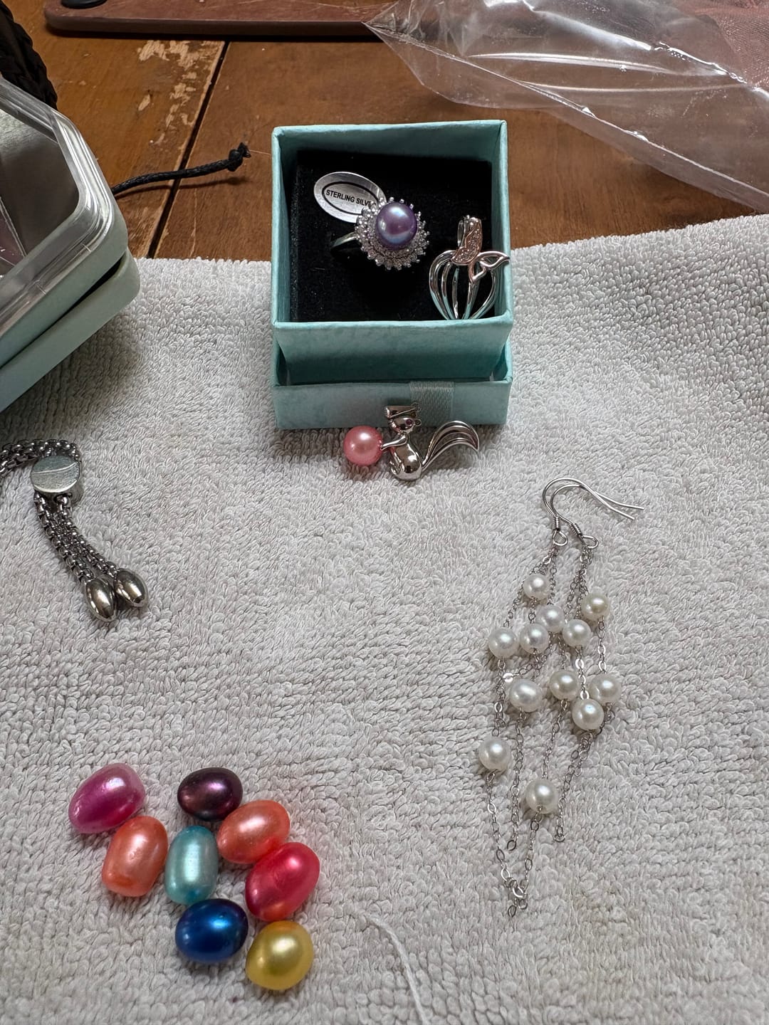 Customer photo review of Baby Pearls 3-5mm+- in Freshwater Oyster 2-100 baby Pearls