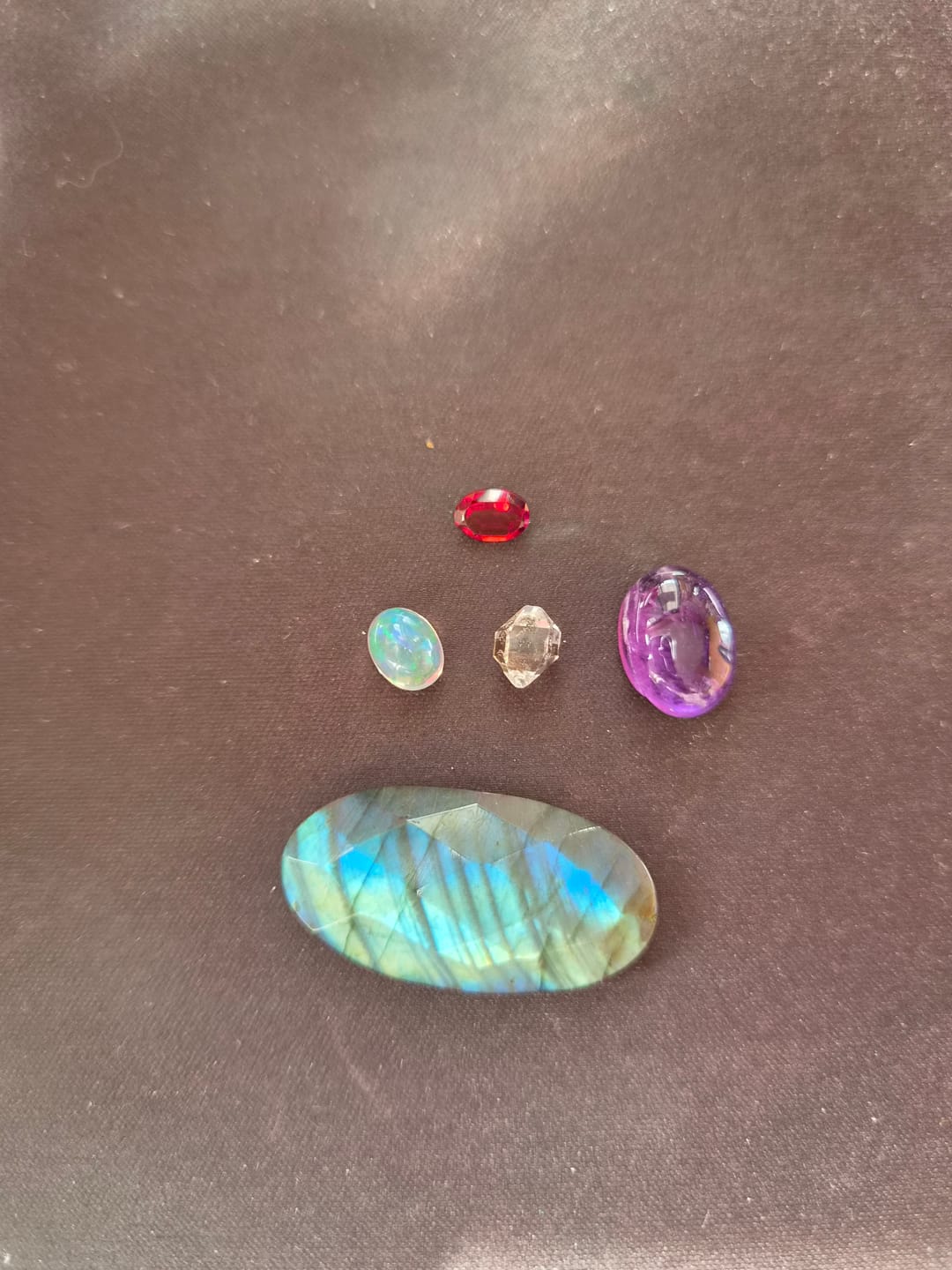 Customer photo review of CUARZO AMATISTA NATURAL OVALADO 13x10 MM