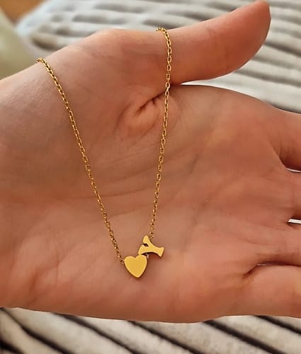 Customer photo review of Collar Letra Amor