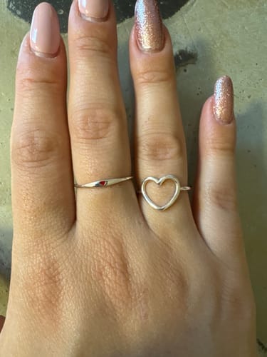 Customer photo review of Anillo Minimalist Heart
