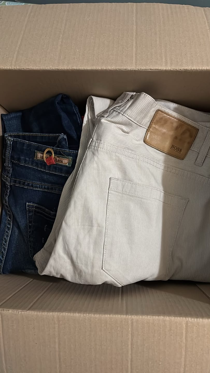 Customer photo review of Fiore Vintage & Secondhand - Box 10 jeans Firmati Grado A