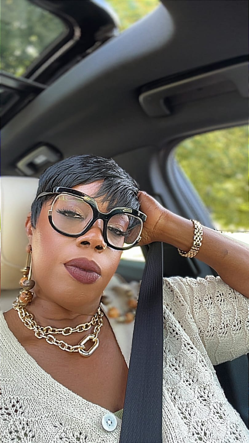 Customer photo review of Outre Wigpop Full Wig - LACEY