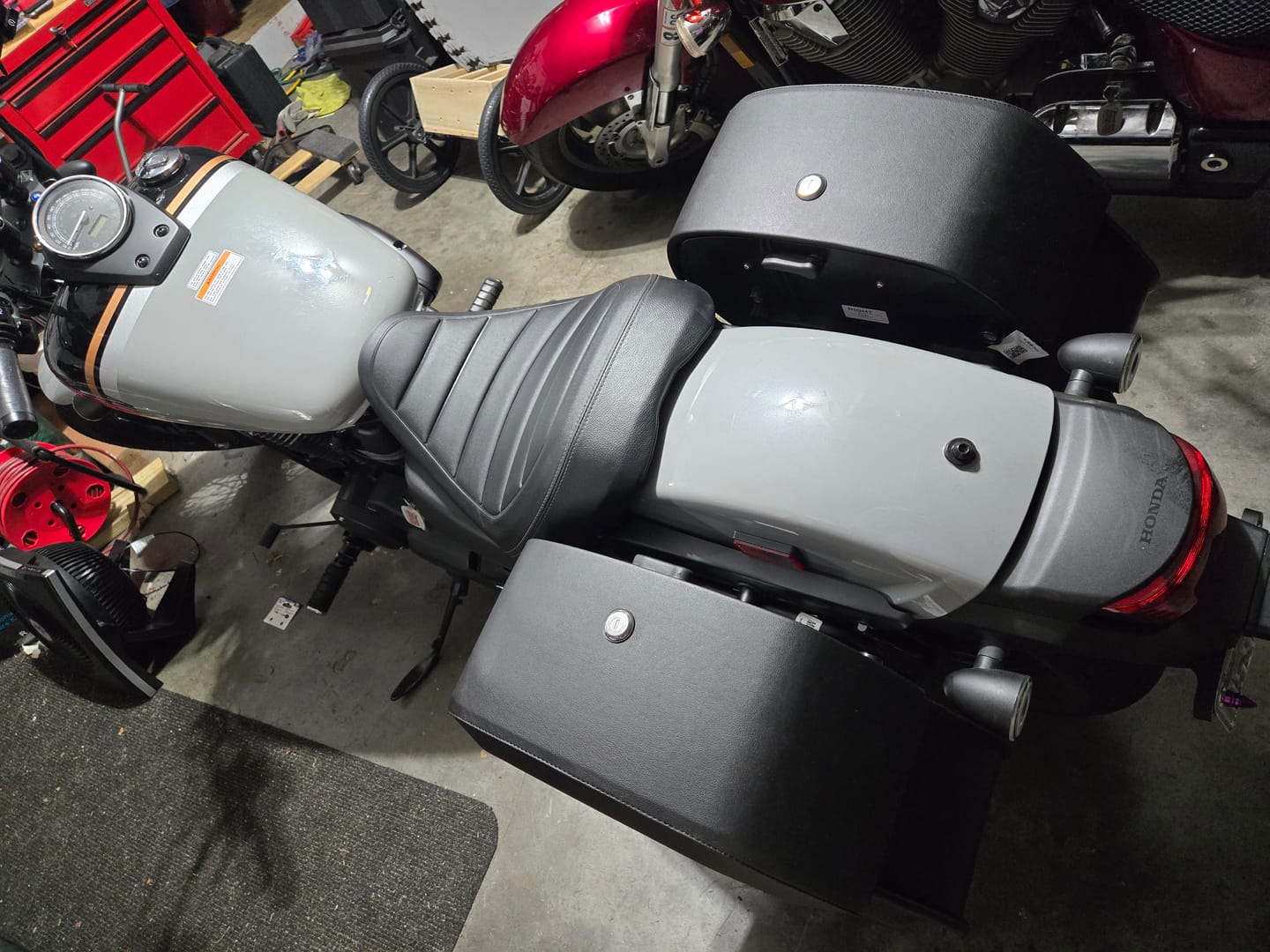 Customer photo review of 28L - Pantheon Medium Quick Mount 2024+ Honda Shadow Phantom 750 Motorcycle Saddlebags